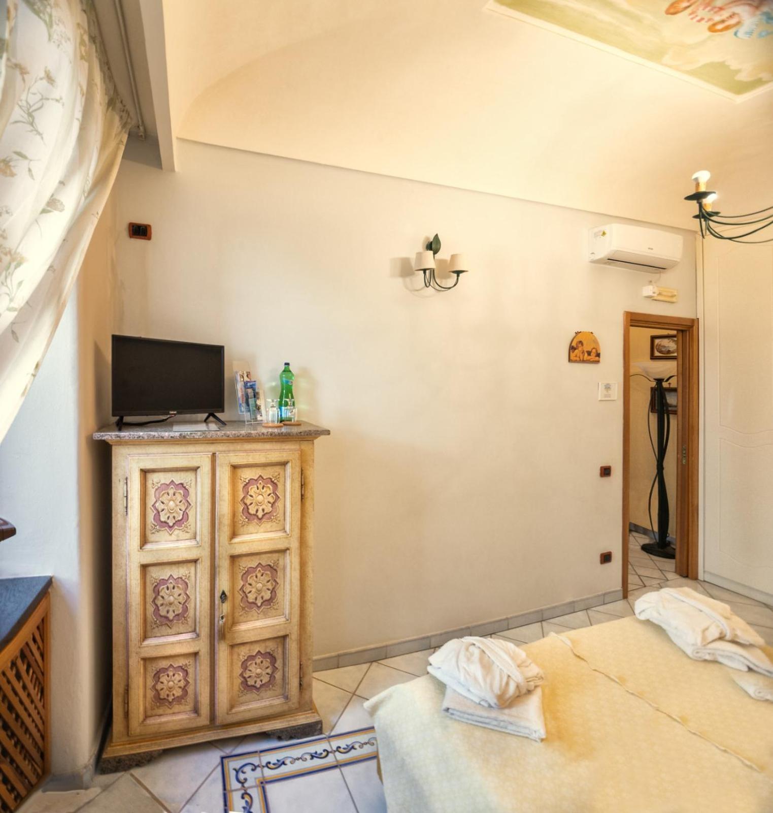 Bed and Breakfast La Finestra Sul Mare Ischia Zewnętrze zdjęcie